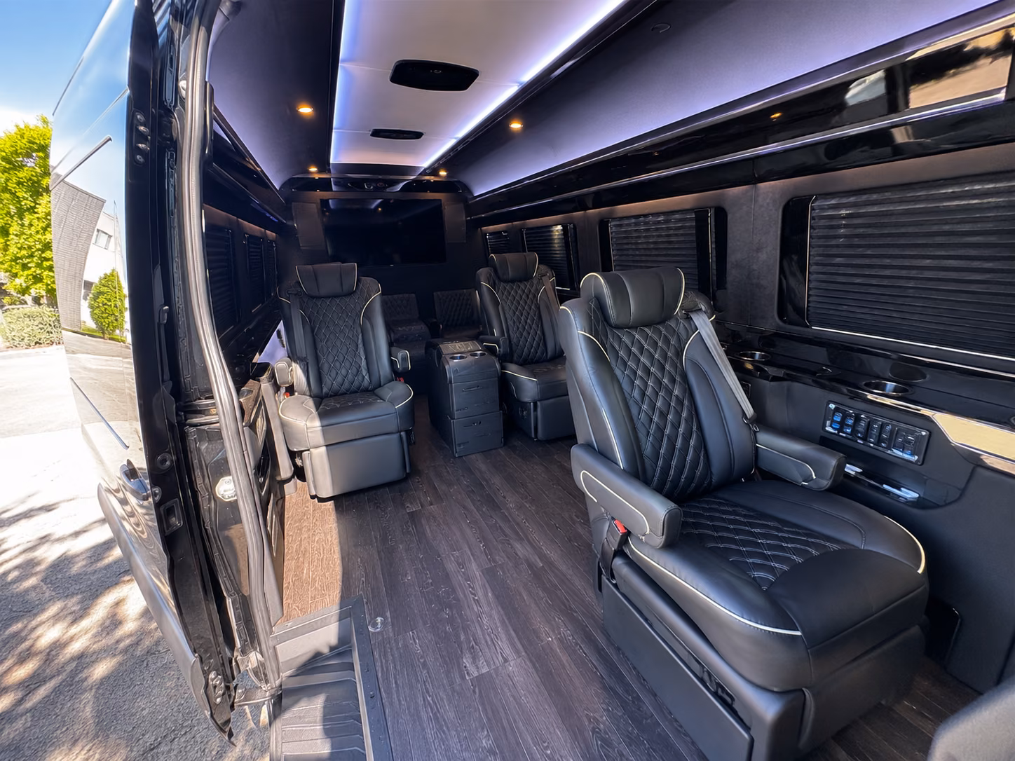 palm bay 10 passenger sprinter van interior